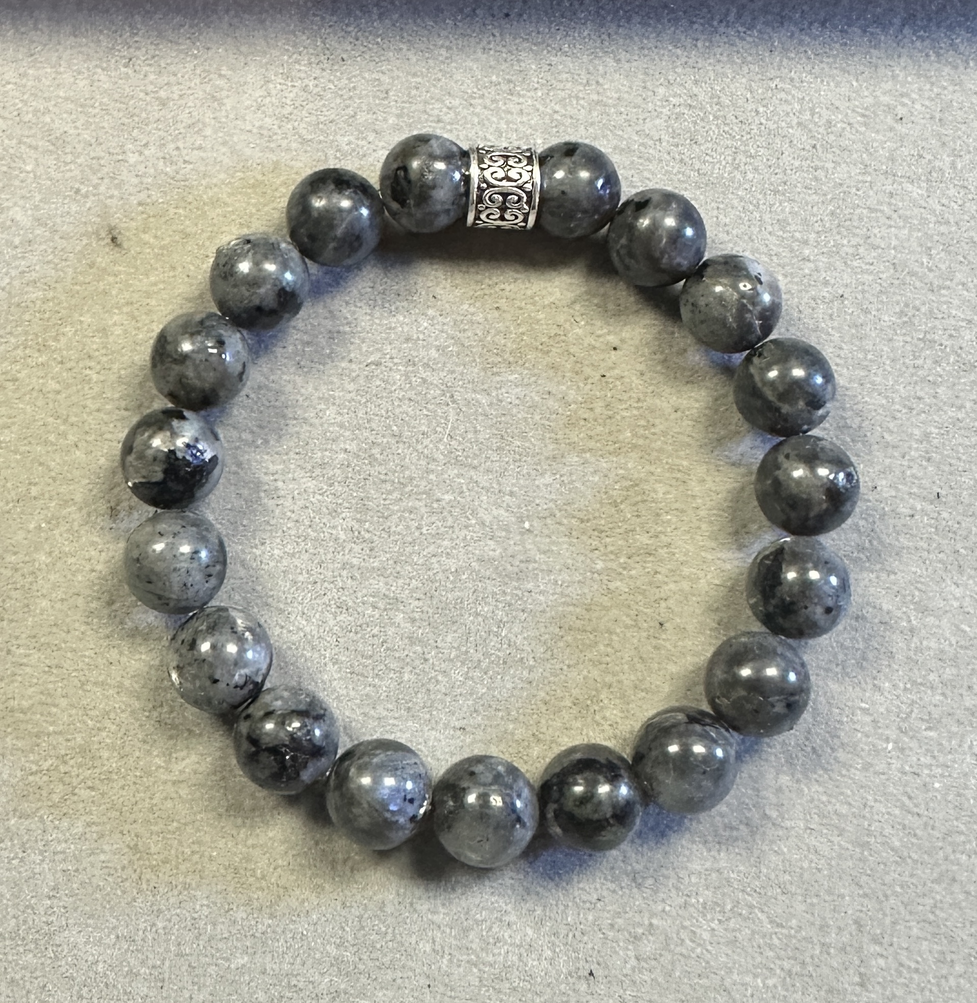 Handmade 8mm black labradorite natural stone stretch bracelet with polished gemstone beads